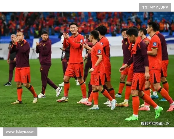 热血沸腾!5.2 万球迷燃爆重庆龙兴,国足世预赛点球绝杀巴林 热血沸腾!5.2 万球迷燃爆重庆龙兴,国足世预赛点球绝杀巴林